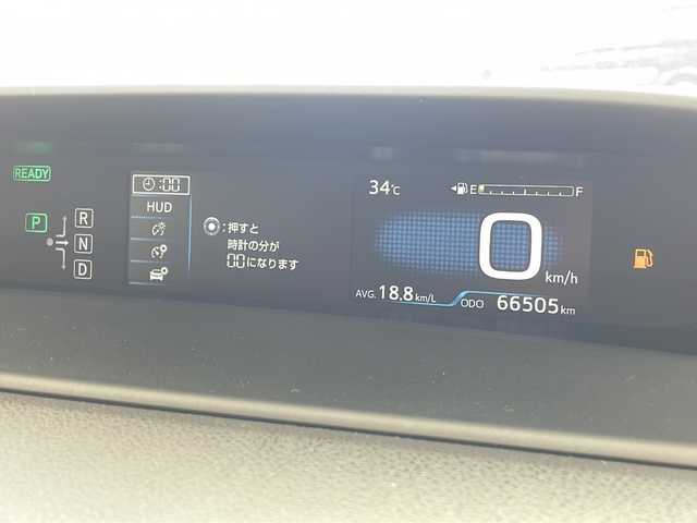 トヨタ プリウス A ツーリングセレクション 沖縄県 2017(平29)年 6.7万km ホワイトパールクリスタルシャイン 純正9型ナビ【DSZT-YC4T】/　(ＣＤ　ＤＶＤ　フルセグTV　Bluetooth)/ヘッドアップディスプレイ/バックカメラ/ビルトインETC/トヨタセーフティセンス/クルーズコントロール/前席シートヒーター/LEDヘッドライト/クリアランスソナー前後/純正アルミホイール/ドアバイザー/フロアマット/スマートキー