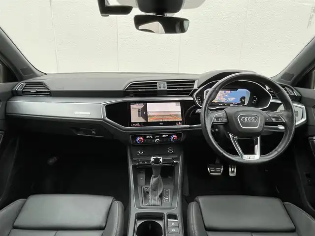アウディ Ｑ３ 35TFSI Sライン 東京都 2021(令3)年 4万km 黒 アシスタンスＰＫＧ　純正ナビ　フルセグ　ＡＣＣ　サイドアシスト　レーンキープアシスト　レザーシート　シートヒーター　　ＡｐｐｌｅＣａｒＰｌａｙ　ＡｎｄｏｒｏｉｄＡｕｔｏ　ＬＥＤヘッドライト　ＡＨＢ