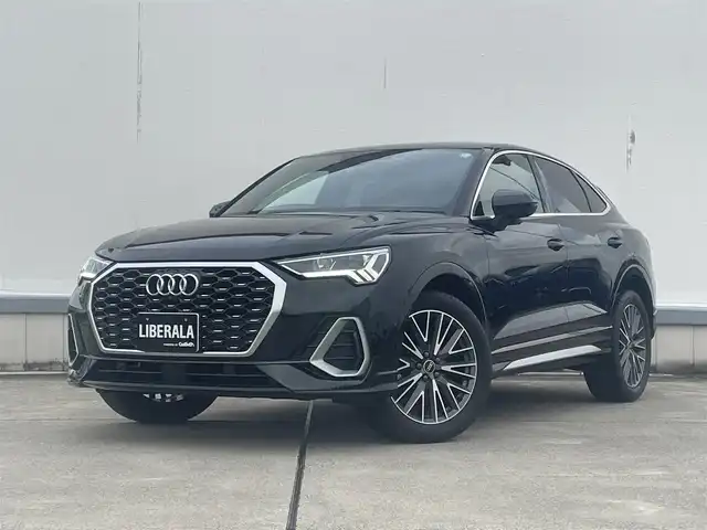 アウディ Ｑ３ 35TFSI Sライン 東京都 2021(令3)年 4万km 黒 アシスタンスＰＫＧ　純正ナビ　フルセグ　ＡＣＣ　サイドアシスト　レーンキープアシスト　レザーシート　シートヒーター　　ＡｐｐｌｅＣａｒＰｌａｙ　ＡｎｄｏｒｏｉｄＡｕｔｏ　ＬＥＤヘッドライト　ＡＨＢ