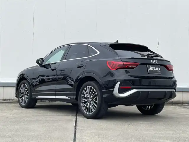 アウディ Ｑ３ 35TFSI Sライン 東京都 2021(令3)年 4万km 黒 アシスタンスＰＫＧ　純正ナビ　フルセグ　ＡＣＣ　サイドアシスト　レーンキープアシスト　レザーシート　シートヒーター　　ＡｐｐｌｅＣａｒＰｌａｙ　ＡｎｄｏｒｏｉｄＡｕｔｏ　ＬＥＤヘッドライト　ＡＨＢ