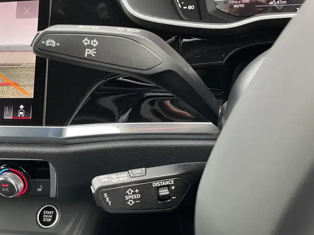 アウディ Ｑ３ 35TFSI Sライン 東京都 2021(令3)年 4万km 黒 アシスタンスＰＫＧ　純正ナビ　フルセグ　ＡＣＣ　サイドアシスト　レーンキープアシスト　レザーシート　シートヒーター　　ＡｐｐｌｅＣａｒＰｌａｙ　ＡｎｄｏｒｏｉｄＡｕｔｏ　ＬＥＤヘッドライト　ＡＨＢ