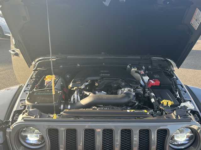 クライスラー・ジープ ジープ ラングラー アンリミテッド ルビコン 佐賀県 2021(令3)年 1.6万km グレー 3インチリフトアップ/社外２０インチAW/社外2本出しマフラー/純正8.4インチナビ/(フルセグTV Bluetooth USB AUX)/バック/サイドカメラ/衝突被害軽減システム/レーダークルーズコントロール/ブラインドスポット/ブラックレザーシート/シートヒーター/ステアリングヒーター/ETC2.0/LEDヘッドライト/フォグランプ/オートライト/ウィンカーミラー/プッシュスタート/スマートキー×２/フロアマット/横滑り防止装置/取説・保証書/純正マフラー、純正17インチAW5本、積み込み/色コード：PDN スティンググレークリアコート