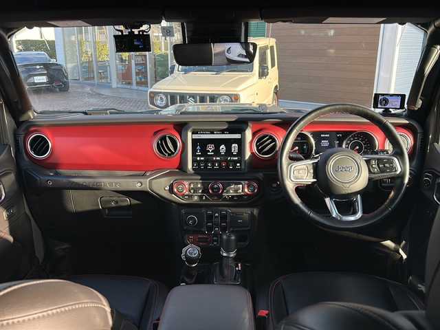 クライスラー・ジープ ジープ ラングラー アンリミテッド ルビコン 佐賀県 2021(令3)年 1.6万km グレー 3インチリフトアップ/社外２０インチAW/社外2本出しマフラー/純正8.4インチナビ/(フルセグTV Bluetooth USB AUX)/バック/サイドカメラ/衝突被害軽減システム/レーダークルーズコントロール/ブラインドスポット/ブラックレザーシート/シートヒーター/ステアリングヒーター/ETC2.0/LEDヘッドライト/フォグランプ/オートライト/ウィンカーミラー/プッシュスタート/スマートキー×２/フロアマット/横滑り防止装置/取説・保証書/純正マフラー、純正17インチAW5本、積み込み/色コード：PDN スティンググレークリアコート