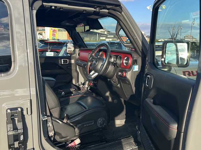 クライスラー・ジープ ジープ ラングラー アンリミテッド ルビコン 佐賀県 2021(令3)年 1.6万km グレー 3インチリフトアップ/社外２０インチAW/社外2本出しマフラー/純正8.4インチナビ/(フルセグTV Bluetooth USB AUX)/バック/サイドカメラ/衝突被害軽減システム/レーダークルーズコントロール/ブラインドスポット/ブラックレザーシート/シートヒーター/ステアリングヒーター/ETC2.0/LEDヘッドライト/フォグランプ/オートライト/ウィンカーミラー/プッシュスタート/スマートキー×２/フロアマット/横滑り防止装置/取説・保証書/純正マフラー、純正17インチAW5本、積み込み/色コード：PDN スティンググレークリアコート