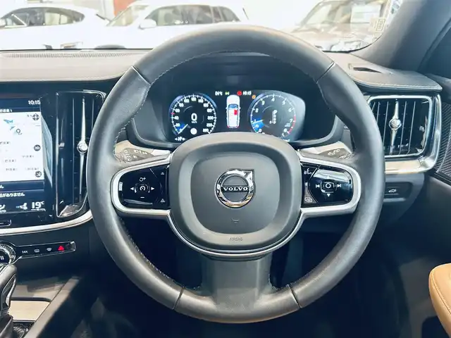 ボルボ Ｖ６０ T5 インスクリプション 大阪府 2019(令1)年 4.3万km シルバー HUD/ハーマンカードン/ベージュレザー/メモリ付きパワーシート/エアシートヒーター/純正ナビ/TV/360度カメラ/applecarplay/ACC/BLIS/純正18インチAW/LEDヘッドライト/電動リアゲート/自動駐車