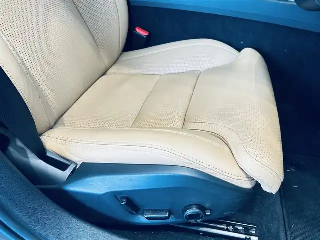 ボルボ Ｖ６０ T5 インスクリプション 大阪府 2019(令1)年 4.3万km シルバー HUD/ハーマンカードン/ベージュレザー/メモリ付きパワーシート/エアシートヒーター/純正ナビ/TV/360度カメラ/applecarplay/ACC/BLIS/純正18インチAW/LEDヘッドライト/電動リアゲート/自動駐車
