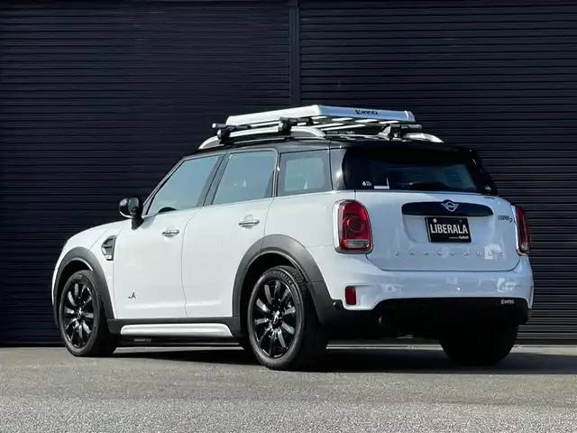 ＭＩＮＩ ミニ クロスオーバー クーパー D オール4 山梨県 2018(平30)年 7万km 白 純正HDDナビ/　（AM/FM/Bluetooth）/インテリジェントセーフティ/ペッパーパッケージ/ACC/バックカメラ/シートヒーター/リアコーナーセンサー/電動リアゲート/コンフォートアクセス/LEDヘッドライト/ETC/TERZOベースキャリア/純正18インチAW