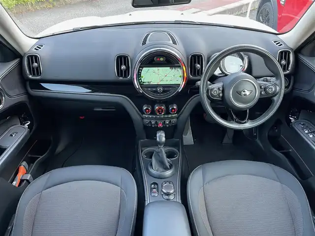 ＭＩＮＩ ミニ クロスオーバー クーパー D オール4 山梨県 2018(平30)年 7万km 白 純正HDDナビ/　（AM/FM/Bluetooth）/インテリジェントセーフティ/ペッパーパッケージ/ACC/バックカメラ/シートヒーター/リアコーナーセンサー/電動リアゲート/コンフォートアクセス/LEDヘッドライト/ETC/TERZOベースキャリア/純正18インチAW