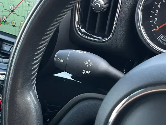 ＭＩＮＩ ミニ クロスオーバー クーパー D オール4 山梨県 2018(平30)年 7万km 白 純正HDDナビ/　（AM/FM/Bluetooth）/インテリジェントセーフティ/ペッパーパッケージ/ACC/バックカメラ/シートヒーター/リアコーナーセンサー/電動リアゲート/コンフォートアクセス/LEDヘッドライト/ETC/TERZOベースキャリア/純正18インチAW