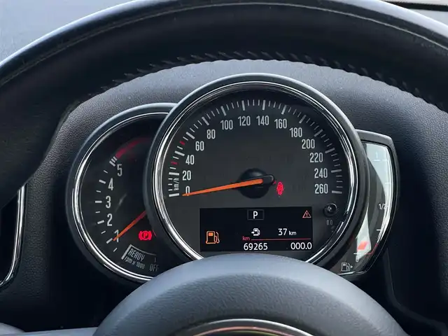 ＭＩＮＩ ミニ クロスオーバー クーパー D オール4 山梨県 2018(平30)年 7万km 白 純正HDDナビ/　（AM/FM/Bluetooth）/インテリジェントセーフティ/ペッパーパッケージ/ACC/バックカメラ/シートヒーター/リアコーナーセンサー/電動リアゲート/コンフォートアクセス/LEDヘッドライト/ETC/TERZOベースキャリア/純正18インチAW