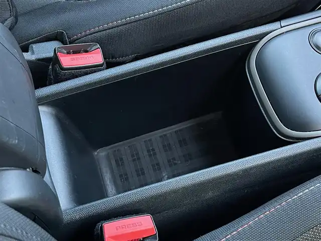 ＭＩＮＩ ミニ クロスオーバー クーパー D オール4 山梨県 2018(平30)年 7万km 白 純正HDDナビ/　（AM/FM/Bluetooth）/インテリジェントセーフティ/ペッパーパッケージ/ACC/バックカメラ/シートヒーター/リアコーナーセンサー/電動リアゲート/コンフォートアクセス/LEDヘッドライト/ETC/TERZOベースキャリア/純正18インチAW