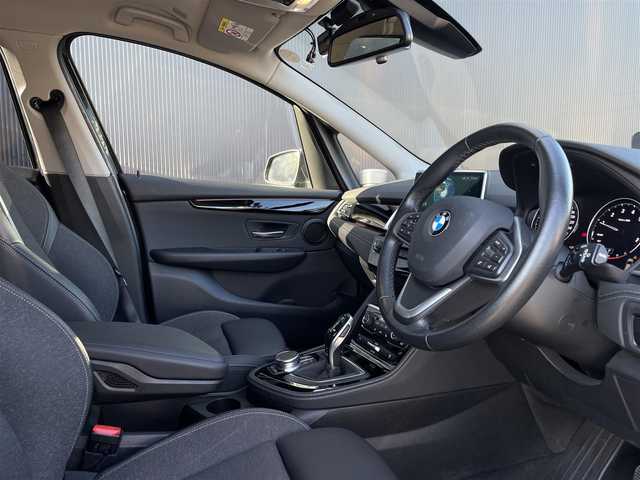 ＢＭＷ ２１８ｉ グランツアラー スポーツ 長野県 2018(平30)年 3万km サファイアブラックP ドライビングアシストプラス/ＡＣＣ（アクティブクルーズコントロール）/ＨＵＤ（ヘッドアップディスプレイ）/コンフォートＰＫＧ/ハーフレザー/シートヒーター/純正ナビ/バックカメラ　/ＬＥＤヘッドライト/パワーバックドア/ＰＤＣ（パークディスタンスコントロール）/スマートキー/インテリジェントセーフティ