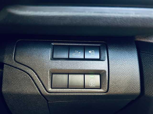 プジョー ５００８ GT ブルーHDi 大阪府 2018(平30)年 5.7万km パール レザーパッケージ/黒革/Ｄメモリ付きパワーシート/シートヒーター/サンルーフ/純正ディスプレイオーディオ/applecarplay/バック・サイドカメラ/純正18インチAW/LEDヘッドライト/電動リアゲート/ブラインドスポット/ACC/ワイヤレス充電/パフュームディフューザー