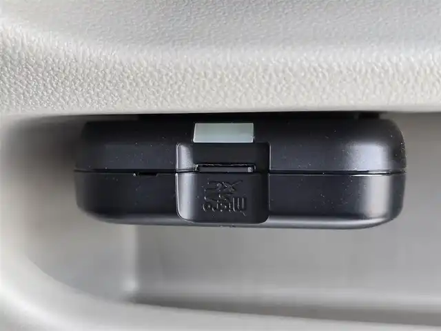 ダイハツ キャスト スタイル G VS SAⅢ 鹿児島県 2020(令2)年 2.3万km ダークエメラルドマイカ ワンオーナー/純正8型ナビ/　(Bluetooth/CD/DVD)/フルセグTV/バックカメラ/ビルトインETC/ドライブレコーダー/コーナーセンサー/スマートアシスト3/・衝突回避支援ブレーキ機能/・衝突警報機能/・車線逸脱警報機能/・誤発進抑制制御機能/・先行車発進お知らせ機能/・オートハイビーム/LEDヘッドランプ/ステアリングスイッチ/スエード調ファブリックシート/レザー調シートカバー付/純正15インチアルミホイール/キーフリーシステム/プッシュボタンスタート/禁煙車