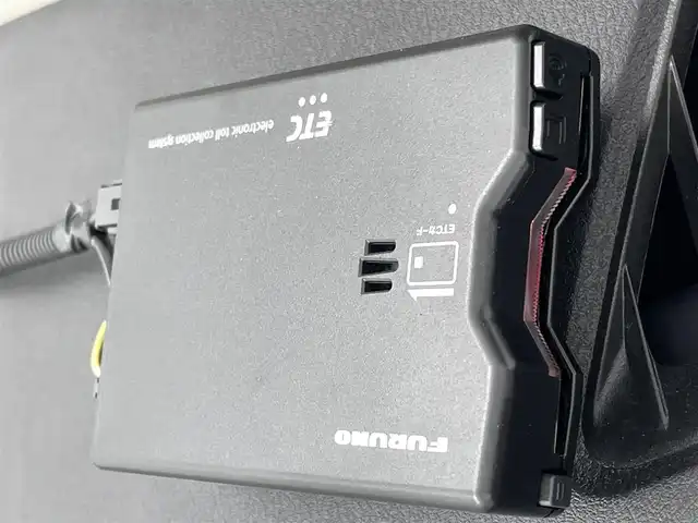 日産 オーラ G 熊本県 2023(令5)年 1.4万km 黒 社外前方ドライブレコーダー　/社外ナビAVN-LBS01　/バックカメラ　/ＥＴＣ　/前後クリアランスソナー　/エマージェンシーブレーキ　/標識認識機能　/レーンキープアシスト/レーンデェパーチャアラート/ブラインドスポットモニター　/ふらつき警報機能/インテリジェントルームミラー/社外フロアマット/純正１７インチAW/オートライト/オートマチックハイビーム/LEDヘッドライト/フォグライト/スマートキー/プッシュスタート/保証書/取扱説明書