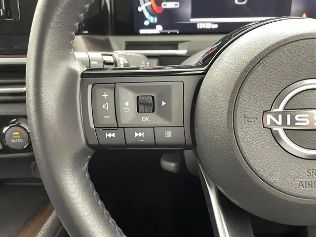 日産 オーラ G 熊本県 2023(令5)年 1.4万km 黒 社外前方ドライブレコーダー　/社外ナビAVN-LBS01　/バックカメラ　/ＥＴＣ　/前後クリアランスソナー　/エマージェンシーブレーキ　/標識認識機能　/レーンキープアシスト/レーンデェパーチャアラート/ブラインドスポットモニター　/ふらつき警報機能/インテリジェントルームミラー/社外フロアマット/純正１７インチAW/オートライト/オートマチックハイビーム/LEDヘッドライト/フォグライト/スマートキー/プッシュスタート/保証書/取扱説明書