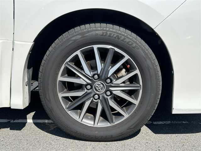 トヨタ ノア Si 佐賀県 2014(平26)年 14.4万km ホワイトパールクリスタルシャイン 株)IDOMが運営する【じしゃロン佐賀店】の自社ローン専用車両になります/こちらは現金またはオートローンご利用時の価格です。自社ローンご希望の方は別途その旨お申付け下さい/禁煙車/ディーラーオプションナビ/（ワンセグ/SD/Bluetooth）/両側パワースライドドア/社外フリップダウンモニター/バックカメラ/ビルドインETC/エコモード/純正LEDライト/純正フロアマット/純正アルミホイール