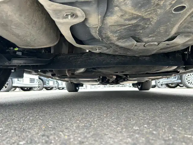 日産 オーラ G レザーエディション 宮城県 2024(令6)年 3.5万km ピュアホワイトパール コネクトナビゲーションシステム/・メモリーナビ/・9インチワイドディスプレイ/・地デジTV/・BOSEパーソナルプラスサウンドシステム/・USB電源ソケットタイプA（前席）/・ワイヤレス充電/・ETC2.0/・プロパイロット/・SOSコール/＝＝＝/インテリジェントエマージェンシーブレーキ/踏み間違い衝突防止アシスト/標識検知機能/前方衝突予測警報/車線逸脱警報/ふらつき警報/車線逸脱防止支援システム/エマージェンシーストップシグナル/後側方衝突防止支援システム/後側方車両検知警報/後退時車両検知機能/コーナーセンサー/インテリジェントルームミラー/インテリジェントアラウンドビューモニター/レザーシート（グレー）/運転席パワーシート/革巻きステアリング/ステアリングスイッチ/電動パーキングブレーキ/ブレーキホールド/アダプティブLEDヘッドランプ/フォグランプ/オートライト/スマートキー＆プッシュスタート/電動格納ミラー/純正17インチAW/W/サイド/カーテンエアバッグ