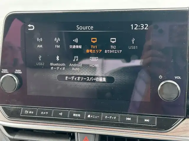 日産 オーラ G レザーエディション 宮城県 2024(令6)年 3.5万km ピュアホワイトパール コネクトナビゲーションシステム/・メモリーナビ/・9インチワイドディスプレイ/・地デジTV/・BOSEパーソナルプラスサウンドシステム/・USB電源ソケットタイプA（前席）/・ワイヤレス充電/・ETC2.0/・プロパイロット/・SOSコール/＝＝＝/インテリジェントエマージェンシーブレーキ/踏み間違い衝突防止アシスト/標識検知機能/前方衝突予測警報/車線逸脱警報/ふらつき警報/車線逸脱防止支援システム/エマージェンシーストップシグナル/後側方衝突防止支援システム/後側方車両検知警報/後退時車両検知機能/コーナーセンサー/インテリジェントルームミラー/インテリジェントアラウンドビューモニター/レザーシート（グレー）/運転席パワーシート/革巻きステアリング/ステアリングスイッチ/電動パーキングブレーキ/ブレーキホールド/アダプティブLEDヘッドランプ/フォグランプ/オートライト/スマートキー＆プッシュスタート/電動格納ミラー/純正17インチAW/W/サイド/カーテンエアバッグ