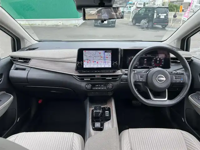 日産 オーラ G レザーエディション 宮城県 2024(令6)年 3.5万km ピュアホワイトパール コネクトナビゲーションシステム/・メモリーナビ/・9インチワイドディスプレイ/・地デジTV/・BOSEパーソナルプラスサウンドシステム/・USB電源ソケットタイプA（前席）/・ワイヤレス充電/・ETC2.0/・プロパイロット/・SOSコール/＝＝＝/インテリジェントエマージェンシーブレーキ/踏み間違い衝突防止アシスト/標識検知機能/前方衝突予測警報/車線逸脱警報/ふらつき警報/車線逸脱防止支援システム/エマージェンシーストップシグナル/後側方衝突防止支援システム/後側方車両検知警報/後退時車両検知機能/コーナーセンサー/インテリジェントルームミラー/インテリジェントアラウンドビューモニター/レザーシート（グレー）/運転席パワーシート/革巻きステアリング/ステアリングスイッチ/電動パーキングブレーキ/ブレーキホールド/アダプティブLEDヘッドランプ/フォグランプ/オートライト/スマートキー＆プッシュスタート/電動格納ミラー/純正17インチAW/W/サイド/カーテンエアバッグ