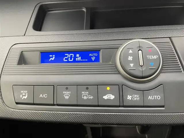 ホンダ フリード スパイク G エアロ 富山県 2014(平26)年 7.1万km プレミアムスパークルブラックパール 純正ナビ（CD DVD bluetooth）/フルセグTV/バックカメラ/ビルトインETC/15インチAW付きスタッドレスタイヤセット積込み/フロントガラス熱線/スマートキー/両側パワースライドドア/オートライト/純正マット、社外バイザー/保証書、取説/スペアキー
