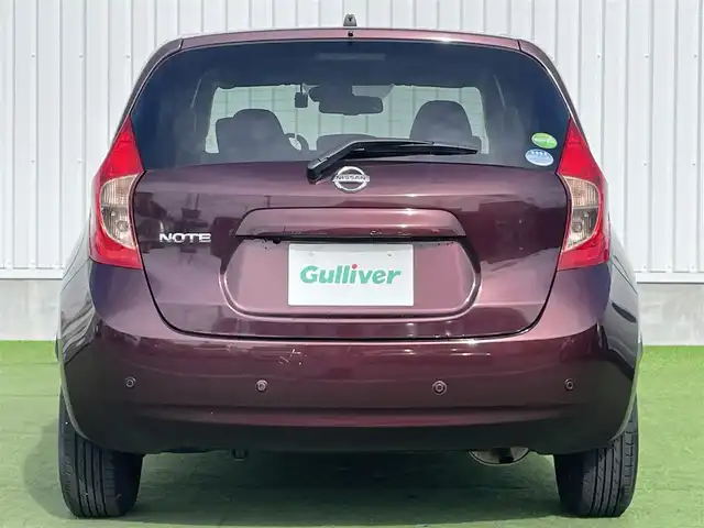 日産 ノート X 香川県 2016(平28)年 3.2万km フランボワーズレッド 登録時走行距離：31424km/エマージェンシーブレーキ/車線逸脱警報/純正SDナビゲーション/→フルセグTV/→CD/DVD再生/アラウンドビューモニター/ETC/ドライブレコーダー/ステアリングリモコン/オートエアコン/ヘッドライトレベライザー/スマートキー/プッシュスタート/横滑り防止装置/純正フロアマット