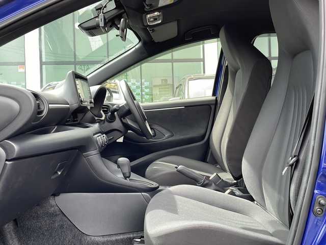 トヨタ ヤリス X 長野県 2023(令5)年 0.6万km ダークブルーマイカM 純正メーカーナビ/AM/FM/BT/フルセグTV/トヨタセーフティセンス/衝突被害軽減ブレーキ/横滑り防止装置/RSA/バックカメラ/ETC/オートライト/ステアリングスイッチ/ハロゲンヘッドライト/オートマチックハイビーム/電動格納ミラー/ウィンカーミラー/純正フロアマット/ドアバイザー