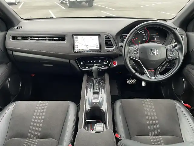 ホンダ ヴェゼル RS ホンダセンシング 茨城県 2019(令1)年 5.4万km クリスタルブラックパール 純正SDナビ(Bluetooth/CD/バックカメラ/フルセグTV)/アダプティブクルーズコントロール/ホンダセンシング/横滑り防止装置/衝突被害軽減システム/レーンキープアシスト/LEDオートライト/サイドエアバッグ/カーテンエアバッグ/ETC2.0/アイドリングストップ/スマートキー/ドライブレコーダー/冷房AAC/USB入力端子/純正フロアマット/18インチ純正アルミホイール