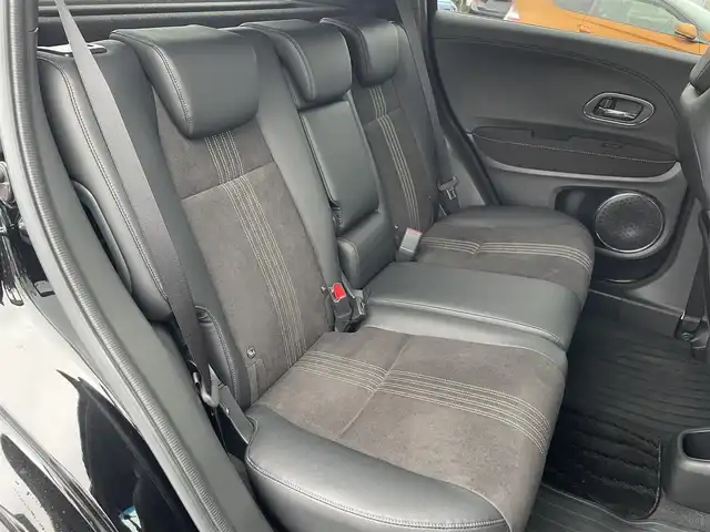 ホンダ ヴェゼル RS ホンダセンシング 茨城県 2019(令1)年 5.4万km クリスタルブラックパール 純正SDナビ(Bluetooth/CD/バックカメラ/フルセグTV)/アダプティブクルーズコントロール/ホンダセンシング/横滑り防止装置/衝突被害軽減システム/レーンキープアシスト/LEDオートライト/サイドエアバッグ/カーテンエアバッグ/ETC2.0/アイドリングストップ/スマートキー/ドライブレコーダー/冷房AAC/USB入力端子/純正フロアマット/18インチ純正アルミホイール