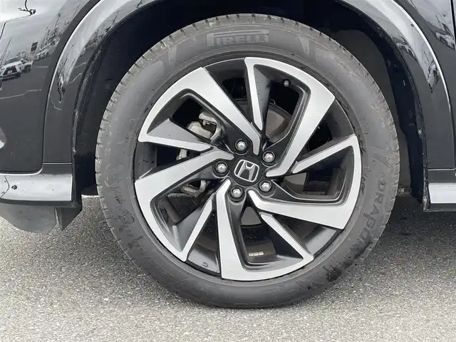 ホンダ ヴェゼル RS ホンダセンシング 茨城県 2019(令1)年 5.4万km クリスタルブラックパール 純正SDナビ(Bluetooth/CD/バックカメラ/フルセグTV)/アダプティブクルーズコントロール/ホンダセンシング/横滑り防止装置/衝突被害軽減システム/レーンキープアシスト/LEDオートライト/サイドエアバッグ/カーテンエアバッグ/ETC2.0/アイドリングストップ/スマートキー/ドライブレコーダー/冷房AAC/USB入力端子/純正フロアマット/18インチ純正アルミホイール