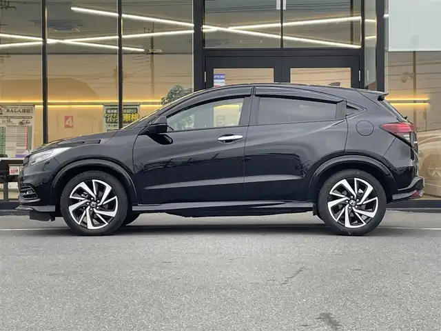 ホンダ ヴェゼル RS ホンダセンシング 茨城県 2019(令1)年 5.4万km クリスタルブラックパール 純正SDナビ(Bluetooth/CD/バックカメラ/フルセグTV)/アダプティブクルーズコントロール/ホンダセンシング/横滑り防止装置/衝突被害軽減システム/レーンキープアシスト/LEDオートライト/サイドエアバッグ/カーテンエアバッグ/ETC2.0/アイドリングストップ/スマートキー/ドライブレコーダー/冷房AAC/USB入力端子/純正フロアマット/18インチ純正アルミホイール