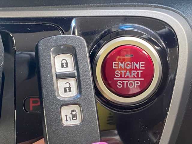 ホンダ Ｎ ＢＯＸ カスタム G Lパッケージ 兵庫県 2012(平24)年 5.7万km アラバスターシルバーメタリック 純正７型ナビ/・TV.BT.AM.FM/バックカメラ/片側パワースライドドア/オートライト/ＥＴＣ/純正フロアマット/ＨＩＤヘッドライト