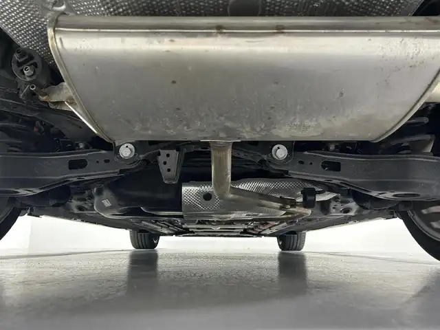 トヨタ カローラツーリング ハイブリッド ダブルバイビー 佐賀県 2023(令5)年 3.2万km アティチュードブラックマイカ/プラチナホワイトパールマイカ ワンオーナー/純正10.5インチディスプレイオーディオ/フルセグ/Bluetooth/バックカメラ/衝突被害軽減システム/レーダークルーズコントロール/レーンアシスト/パーキングサポートブレーキ/ロードサインアシスト/クリアランスソナー/ビルトインETC2.0 /前方・後方純正ドライブレコーダー/オートライト/オートマチックハイビーム/ISOFIX/運転席・助手席シートヒーター/ステアリングヒーター/純正フロアマット/純正17インチアルミホイール