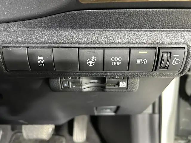 トヨタ カローラツーリング ハイブリッド ダブルバイビー 佐賀県 2023(令5)年 3.2万km アティチュードブラックマイカ/プラチナホワイトパールマイカ ワンオーナー/純正10.5インチディスプレイオーディオ/フルセグ/Bluetooth/バックカメラ/衝突被害軽減システム/レーダークルーズコントロール/レーンアシスト/パーキングサポートブレーキ/ロードサインアシスト/クリアランスソナー/ビルトインETC2.0 /前方・後方純正ドライブレコーダー/オートライト/オートマチックハイビーム/ISOFIX/運転席・助手席シートヒーター/ステアリングヒーター/純正フロアマット/純正17インチアルミホイール