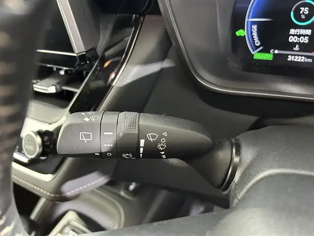 トヨタ カローラツーリング ハイブリッド ダブルバイビー 佐賀県 2023(令5)年 3.2万km アティチュードブラックマイカ/プラチナホワイトパールマイカ ワンオーナー/純正10.5インチディスプレイオーディオ/フルセグ/Bluetooth/バックカメラ/衝突被害軽減システム/レーダークルーズコントロール/レーンアシスト/パーキングサポートブレーキ/ロードサインアシスト/クリアランスソナー/ビルトインETC2.0 /前方・後方純正ドライブレコーダー/オートライト/オートマチックハイビーム/ISOFIX/運転席・助手席シートヒーター/ステアリングヒーター/純正フロアマット/純正17インチアルミホイール