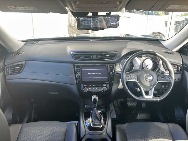 日産 エクストレイル 20Xi 静岡県 2022(令4)年 1.7万km ダイヤモンドブラック 純正ナビ/・FM/AM/・CD/DVD/Blu-ray/・SD/・フルセグTV/主要装備/・ＥＴＣ/・全席シートヒーター/・運転席＋助手席パワーシート/・アラウンドビューモニター/・パワーバックドア/・横滑り防止装置/・アイドリングストップ/・デジタルインナーミラー/・ＭＴモード付ＡＴ/・18インチ純正アルミ/・アイドリングストップ/・左右独立温度調整オートエアコン/・プロパイロット/・エマージェンシーブレーキ/・クリアランスソナー