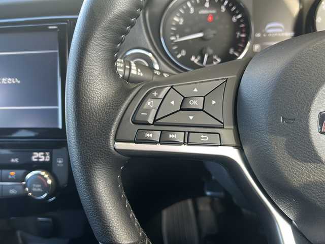 日産 エクストレイル 20Xi 静岡県 2022(令4)年 1.7万km ダイヤモンドブラック 純正ナビ/・FM/AM/・CD/DVD/Blu-ray/・SD/・フルセグTV/主要装備/・ＥＴＣ/・全席シートヒーター/・運転席＋助手席パワーシート/・アラウンドビューモニター/・パワーバックドア/・横滑り防止装置/・アイドリングストップ/・デジタルインナーミラー/・ＭＴモード付ＡＴ/・18インチ純正アルミ/・アイドリングストップ/・左右独立温度調整オートエアコン/・プロパイロット/・エマージェンシーブレーキ/・クリアランスソナー