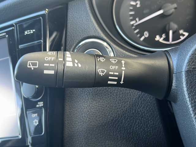 日産 エクストレイル 20Xi 静岡県 2022(令4)年 1.7万km ダイヤモンドブラック 純正ナビ/・FM/AM/・CD/DVD/Blu-ray/・SD/・フルセグTV/主要装備/・ＥＴＣ/・全席シートヒーター/・運転席＋助手席パワーシート/・アラウンドビューモニター/・パワーバックドア/・横滑り防止装置/・アイドリングストップ/・デジタルインナーミラー/・ＭＴモード付ＡＴ/・18インチ純正アルミ/・アイドリングストップ/・左右独立温度調整オートエアコン/・プロパイロット/・エマージェンシーブレーキ/・クリアランスソナー