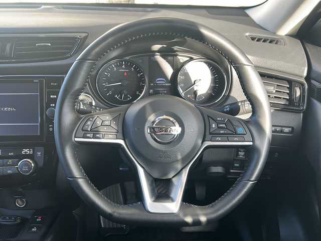 日産 エクストレイル 20Xi 静岡県 2022(令4)年 1.7万km ダイヤモンドブラック 純正ナビ/・FM/AM/・CD/DVD/Blu-ray/・SD/・フルセグTV/主要装備/・ＥＴＣ/・全席シートヒーター/・運転席＋助手席パワーシート/・アラウンドビューモニター/・パワーバックドア/・横滑り防止装置/・アイドリングストップ/・デジタルインナーミラー/・ＭＴモード付ＡＴ/・18インチ純正アルミ/・アイドリングストップ/・左右独立温度調整オートエアコン/・プロパイロット/・エマージェンシーブレーキ/・クリアランスソナー