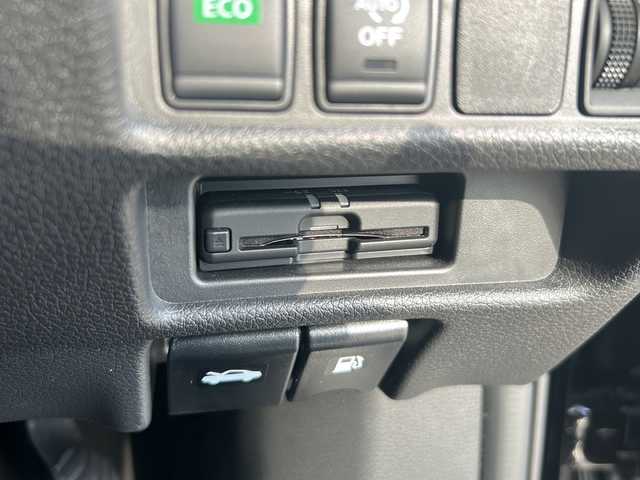 日産 エクストレイル 20Xi 静岡県 2022(令4)年 1.7万km ダイヤモンドブラック 純正ナビ/・FM/AM/・CD/DVD/Blu-ray/・SD/・フルセグTV/主要装備/・ＥＴＣ/・全席シートヒーター/・運転席＋助手席パワーシート/・アラウンドビューモニター/・パワーバックドア/・横滑り防止装置/・アイドリングストップ/・デジタルインナーミラー/・ＭＴモード付ＡＴ/・18インチ純正アルミ/・アイドリングストップ/・左右独立温度調整オートエアコン/・プロパイロット/・エマージェンシーブレーキ/・クリアランスソナー