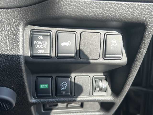 日産 エクストレイル 20Xi 静岡県 2022(令4)年 1.7万km ダイヤモンドブラック 純正ナビ/・FM/AM/・CD/DVD/Blu-ray/・SD/・フルセグTV/主要装備/・ＥＴＣ/・全席シートヒーター/・運転席＋助手席パワーシート/・アラウンドビューモニター/・パワーバックドア/・横滑り防止装置/・アイドリングストップ/・デジタルインナーミラー/・ＭＴモード付ＡＴ/・18インチ純正アルミ/・アイドリングストップ/・左右独立温度調整オートエアコン/・プロパイロット/・エマージェンシーブレーキ/・クリアランスソナー