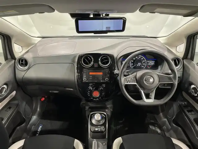 日産 ノート e－パワー X Vセレクション 愛知県 2020(令2)年 5.6万km ブリリアントシルバー アラウンドビューモニター/衝突軽減ブレーキ/車線逸脱警報/デジタルインナーミラー/前後ドライブレコーダー/ＥＴＣ/オートエアコン/プッシュスタート/アクセサリーソケット/ＩＳＯＦＩＸ/電動格納ミラー/純正フロアマット/純正１５インチアルミホイール