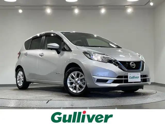 日産 ノート e－パワー X Vセレクション 愛知県 2020(令2)年 5.6万km ブリリアントシルバー アラウンドビューモニター/衝突軽減ブレーキ/車線逸脱警報/デジタルインナーミラー/前後ドライブレコーダー/ＥＴＣ/オートエアコン/プッシュスタート/アクセサリーソケット/ＩＳＯＦＩＸ/電動格納ミラー/純正フロアマット/純正１５インチアルミホイール