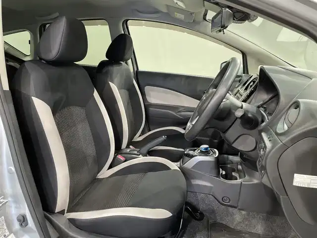 日産 ノート e－パワー X Vセレクション 愛知県 2020(令2)年 5.6万km ブリリアントシルバー アラウンドビューモニター/衝突軽減ブレーキ/車線逸脱警報/デジタルインナーミラー/前後ドライブレコーダー/ＥＴＣ/オートエアコン/プッシュスタート/アクセサリーソケット/ＩＳＯＦＩＸ/電動格納ミラー/純正フロアマット/純正１５インチアルミホイール