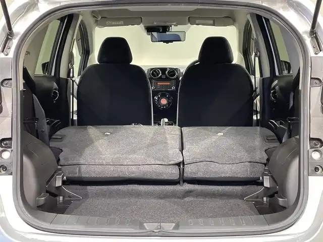 日産 ノート e－パワー X Vセレクション 愛知県 2020(令2)年 5.6万km ブリリアントシルバー アラウンドビューモニター/衝突軽減ブレーキ/車線逸脱警報/デジタルインナーミラー/前後ドライブレコーダー/ＥＴＣ/オートエアコン/プッシュスタート/アクセサリーソケット/ＩＳＯＦＩＸ/電動格納ミラー/純正フロアマット/純正１５インチアルミホイール