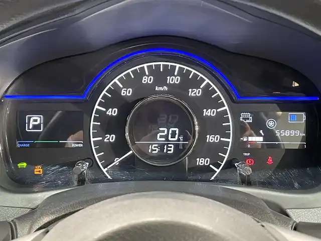 日産 ノート e－パワー X Vセレクション 愛知県 2020(令2)年 5.6万km ブリリアントシルバー アラウンドビューモニター/衝突軽減ブレーキ/車線逸脱警報/デジタルインナーミラー/前後ドライブレコーダー/ＥＴＣ/オートエアコン/プッシュスタート/アクセサリーソケット/ＩＳＯＦＩＸ/電動格納ミラー/純正フロアマット/純正１５インチアルミホイール