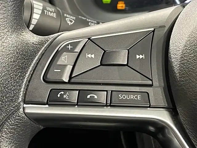 日産 ノート e－パワー X Vセレクション 愛知県 2020(令2)年 5.6万km ブリリアントシルバー アラウンドビューモニター/衝突軽減ブレーキ/車線逸脱警報/デジタルインナーミラー/前後ドライブレコーダー/ＥＴＣ/オートエアコン/プッシュスタート/アクセサリーソケット/ＩＳＯＦＩＸ/電動格納ミラー/純正フロアマット/純正１５インチアルミホイール