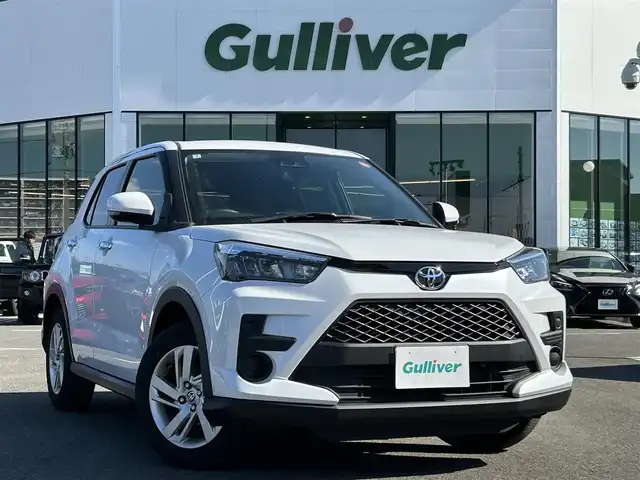 トヨタ ライズ G 長崎県 2022(令4)年 2.7万km シャイニングホワイトパール ワンオーナー/社外ナビ(FM/AM/BT/CD/DVD/フルセグTV)/プッシュスタート/スマートキー/MTモード付AT/アイドリングストップ/ETC2.0/バックカメラ/純正フロアマット/純正16インチアルミホイール/ABS/VSC/コーナーセンサー/レーンキープアシスト/盗難防止装置/スマートアシスト/オートライト/純正LEDヘッドライト/ブラインドスポットモニター/SRSダブル・サイドエアバッグ/SRSカーテンエアバッグ/ISOFIX/取扱説明書/保証書/ナビ取扱説明書/スペアキー