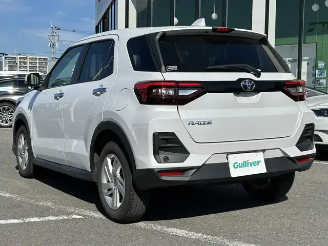 トヨタ ライズ G 長崎県 2022(令4)年 2.7万km シャイニングホワイトパール ワンオーナー/社外ナビ(FM/AM/BT/CD/DVD/フルセグTV)/プッシュスタート/スマートキー/MTモード付AT/アイドリングストップ/ETC2.0/バックカメラ/純正フロアマット/純正16インチアルミホイール/ABS/VSC/コーナーセンサー/レーンキープアシスト/盗難防止装置/スマートアシスト/オートライト/純正LEDヘッドライト/ブラインドスポットモニター/SRSダブル・サイドエアバッグ/SRSカーテンエアバッグ/ISOFIX/取扱説明書/保証書/ナビ取扱説明書/スペアキー