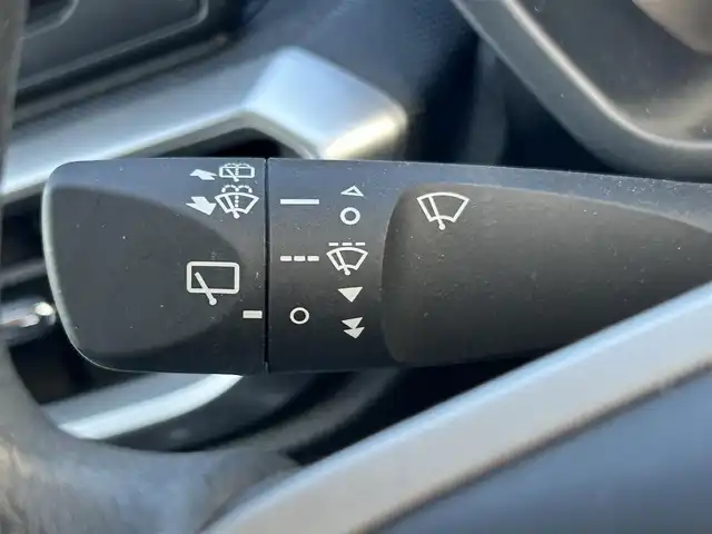 トヨタ ライズ G 長崎県 2022(令4)年 2.7万km シャイニングホワイトパール ワンオーナー/社外ナビ(FM/AM/BT/CD/DVD/フルセグTV)/プッシュスタート/スマートキー/MTモード付AT/アイドリングストップ/ETC2.0/バックカメラ/純正フロアマット/純正16インチアルミホイール/ABS/VSC/コーナーセンサー/レーンキープアシスト/盗難防止装置/スマートアシスト/オートライト/純正LEDヘッドライト/ブラインドスポットモニター/SRSダブル・サイドエアバッグ/SRSカーテンエアバッグ/ISOFIX/取扱説明書/保証書/ナビ取扱説明書/スペアキー